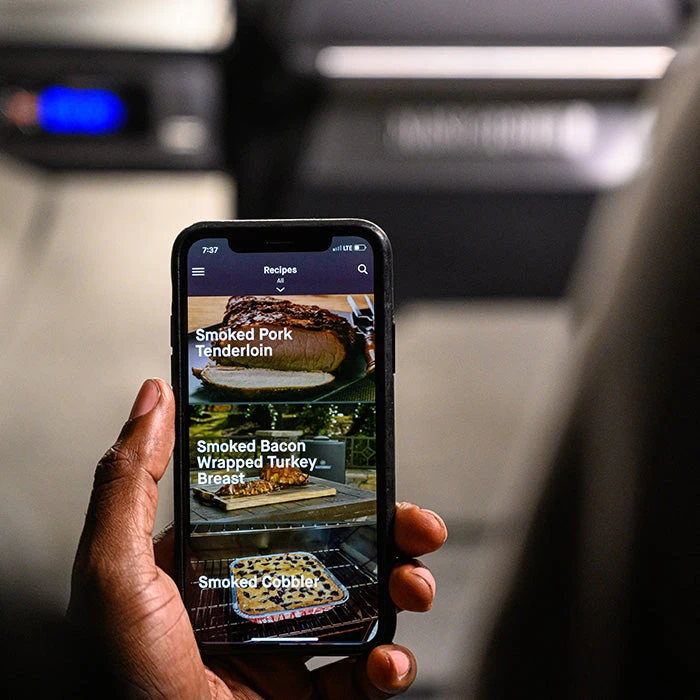 Masterbuilt Gravity SeriesĀ® 560 + Bulk Lump Charcoal Bundle Grills